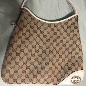 Authentic Gucci shoulder bag.